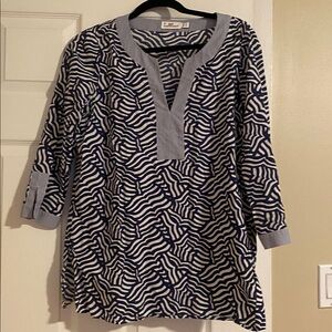 Vineyard Vines Navy and White Zigzag Blouse